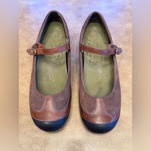 Merrell Brown Mary Jane Saddle Flats with Black Toe & Sole